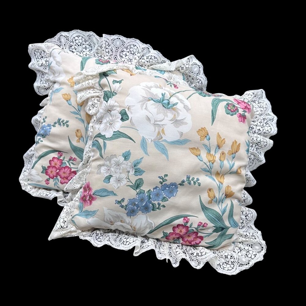 Vintage Floral Throw Pillows Lace Trim Granny Cottagecore Set of 2 Flowers Decor